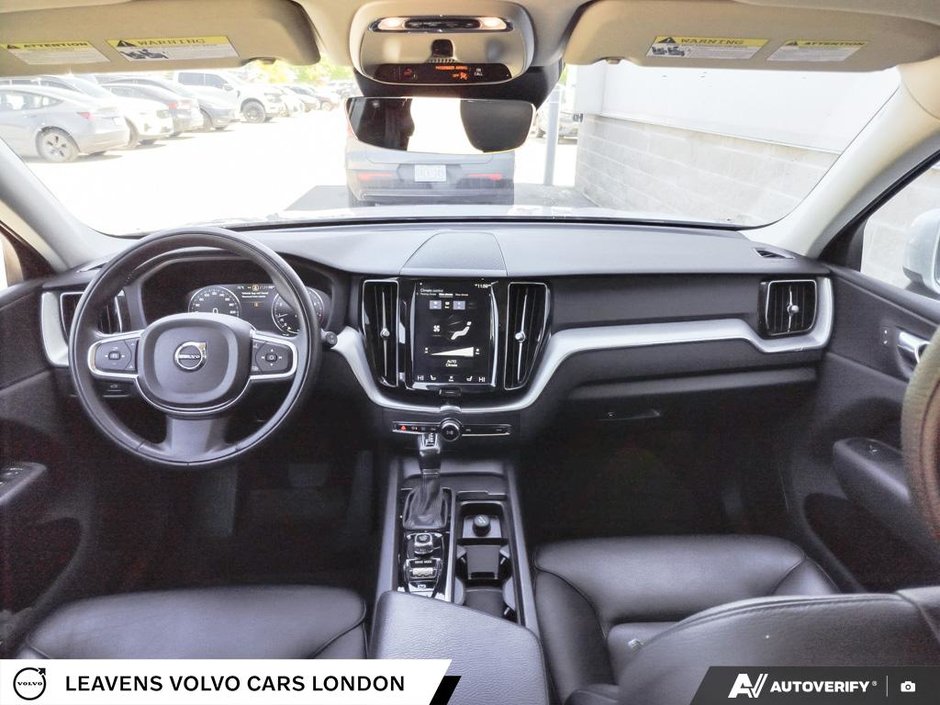 2019 Volvo XC60 MOMENTUM-23