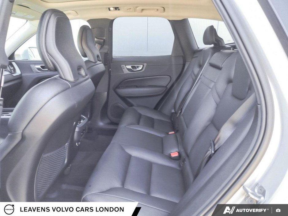 2019 Volvo XC60 MOMENTUM-22