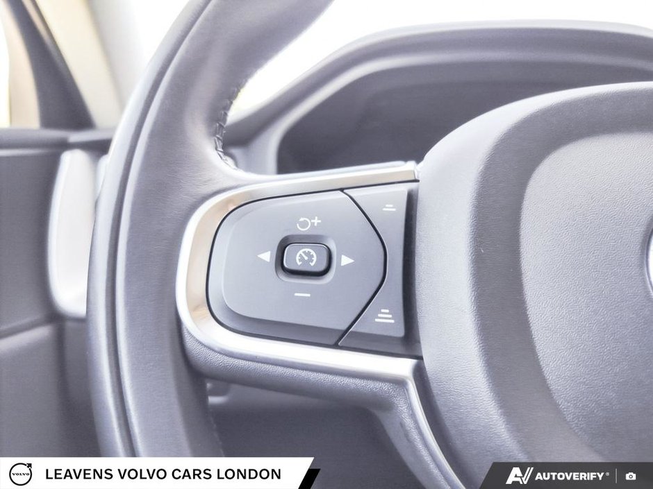2019 Volvo XC60 MOMENTUM-29