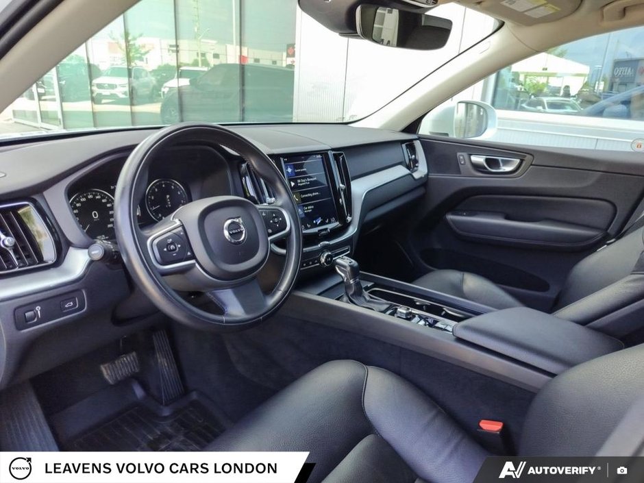 2019 Volvo XC60 MOMENTUM-12