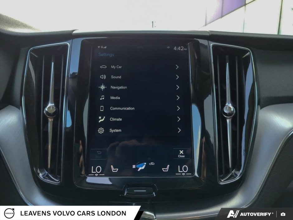 2019 Volvo XC60 MOMENTUM-27