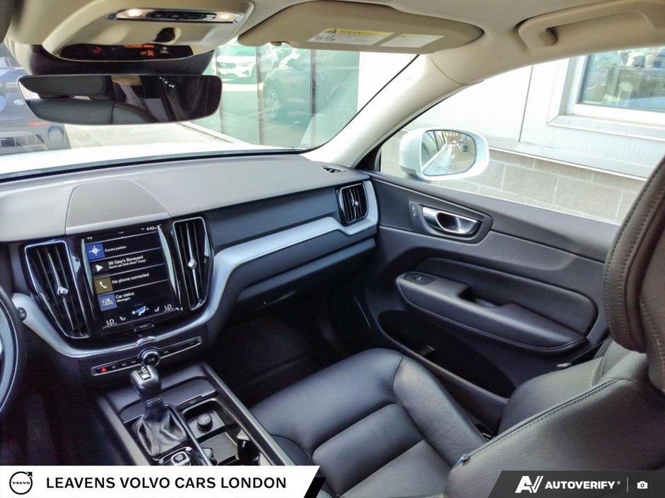2019 Volvo XC60 MOMENTUM-24