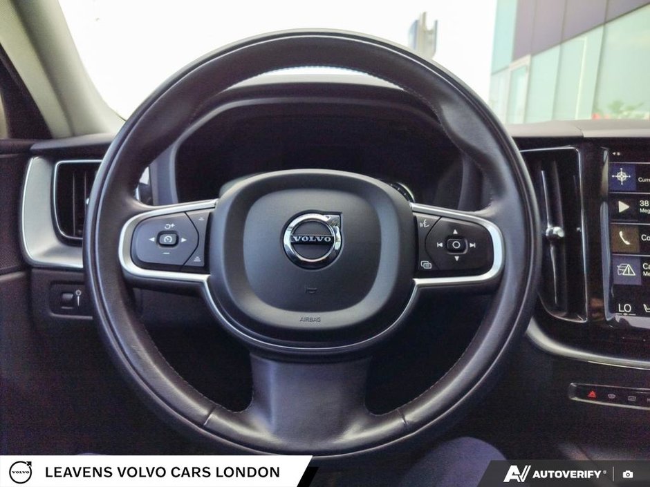 2019 Volvo XC60 MOMENTUM-13