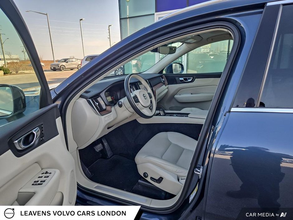 2021 Volvo XC60 INSCRIPTION EXPRESSION-25