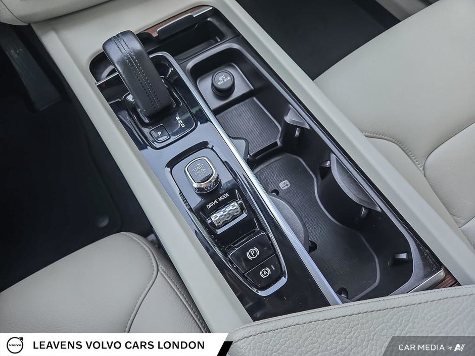 2021 Volvo XC60 INSCRIPTION EXPRESSION-17
