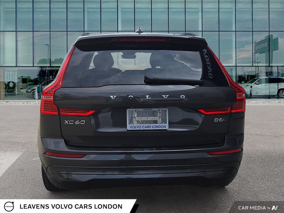 2022 Volvo XC60 MOMENTUM-4