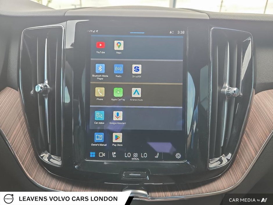 2022 Volvo XC60 MOMENTUM-26