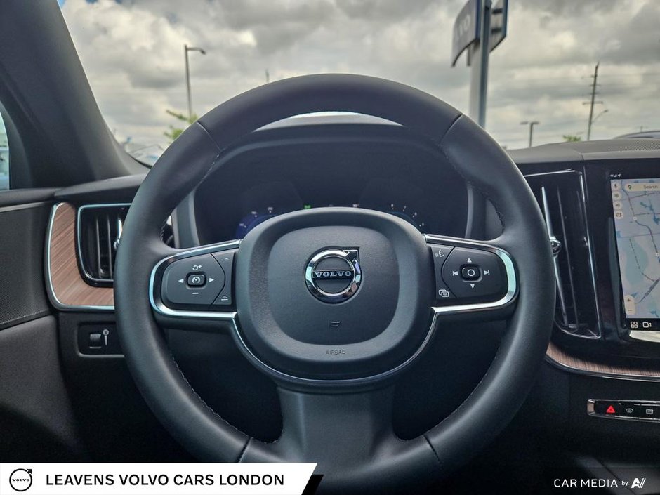 2022 Volvo XC60 MOMENTUM-13