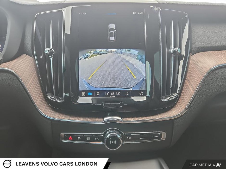 2022 Volvo XC60 MOMENTUM-18