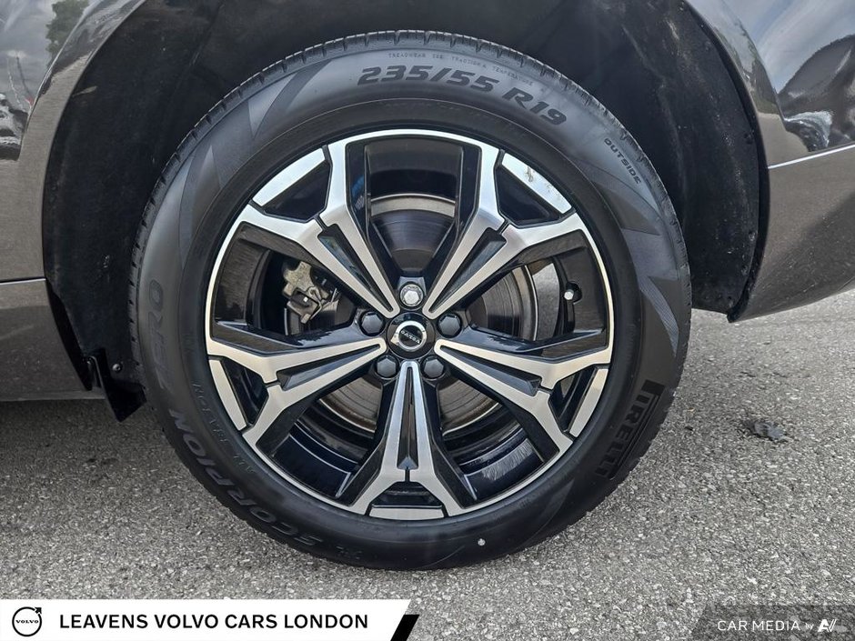 2022 Volvo XC60 MOMENTUM-5