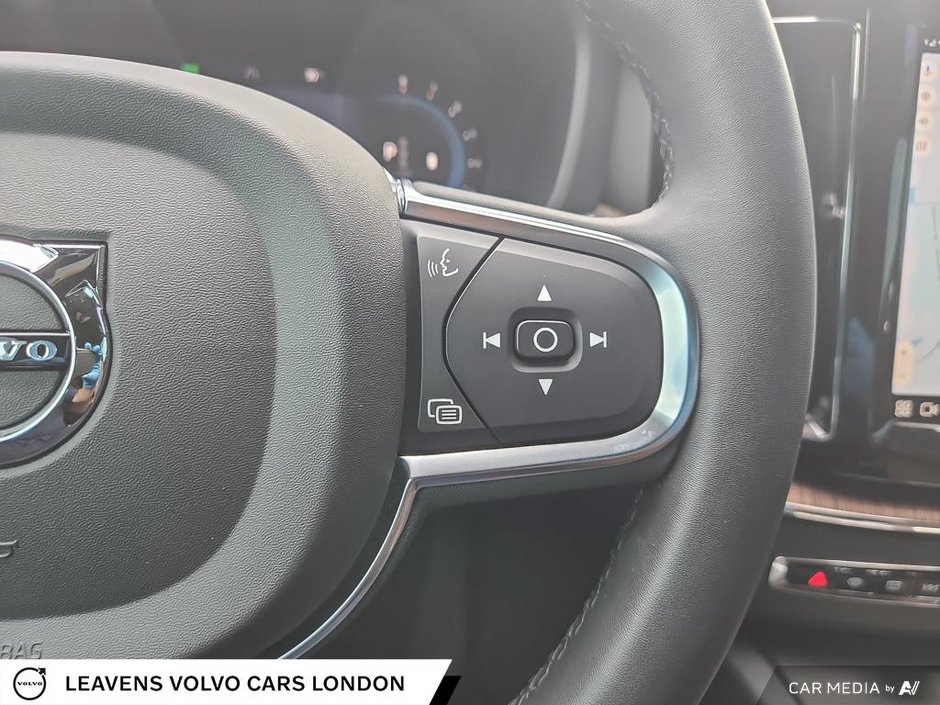 2022 Volvo XC60 MOMENTUM-15
