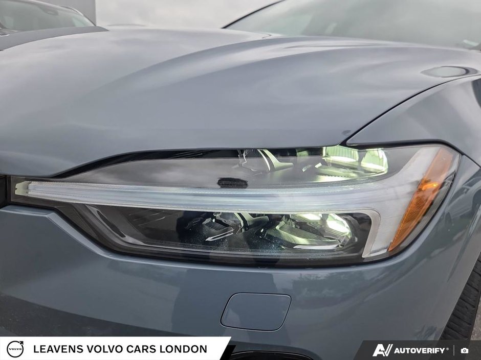 2022 Volvo XC60 R-DESIGN-7