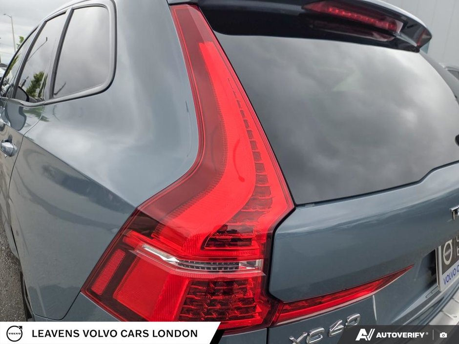 2022 Volvo XC60 R-DESIGN-10
