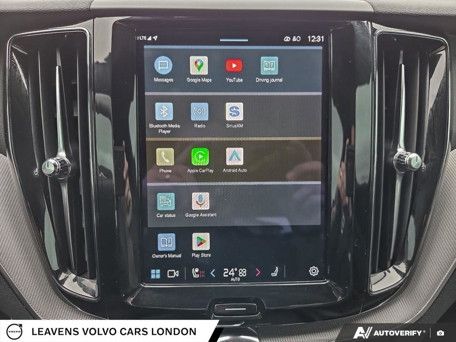 2022 Volvo XC60 R-DESIGN-26