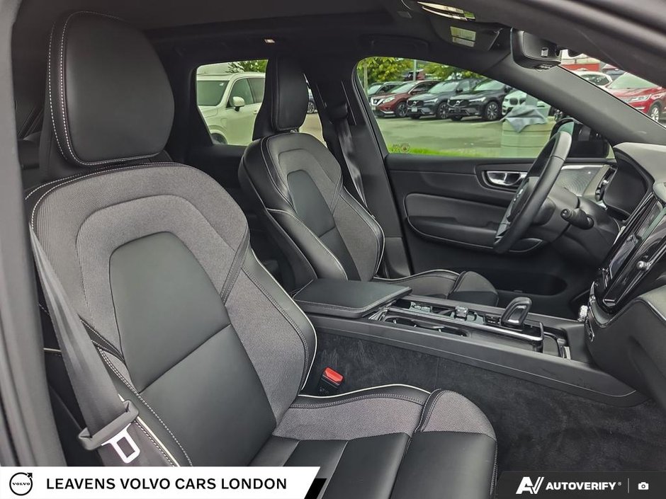 2022 Volvo XC60 R-DESIGN-21