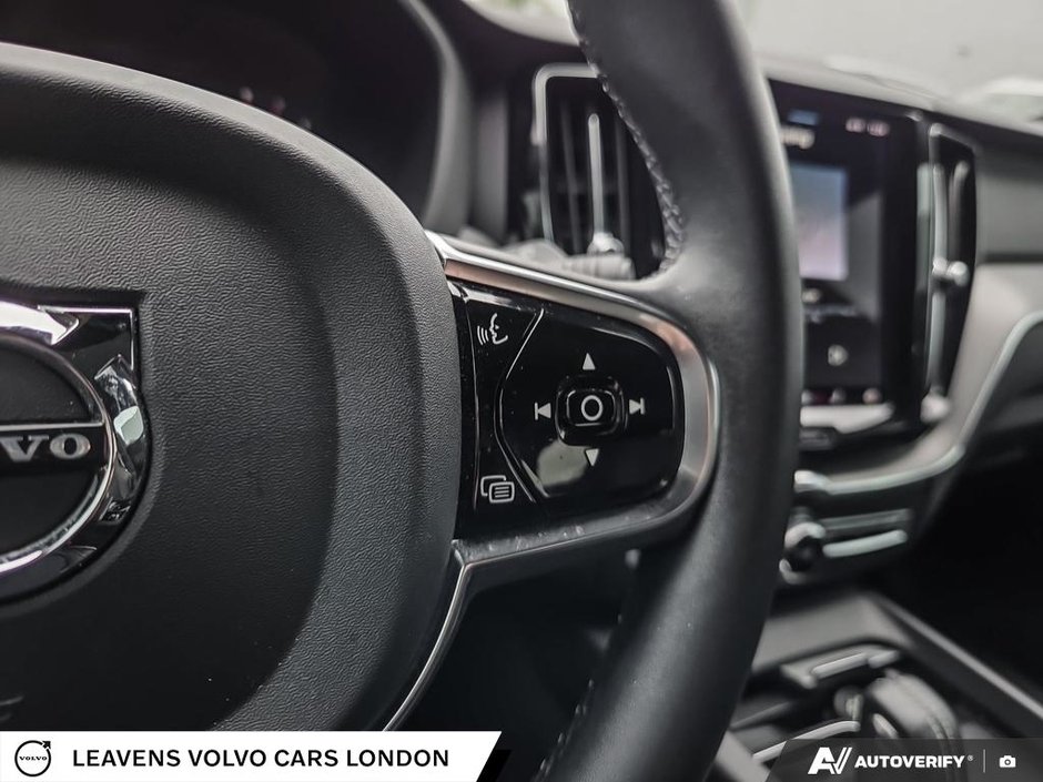 2022 Volvo XC60 R-DESIGN-15