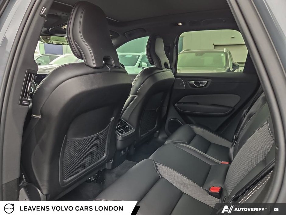 2022 Volvo XC60 R-DESIGN-22