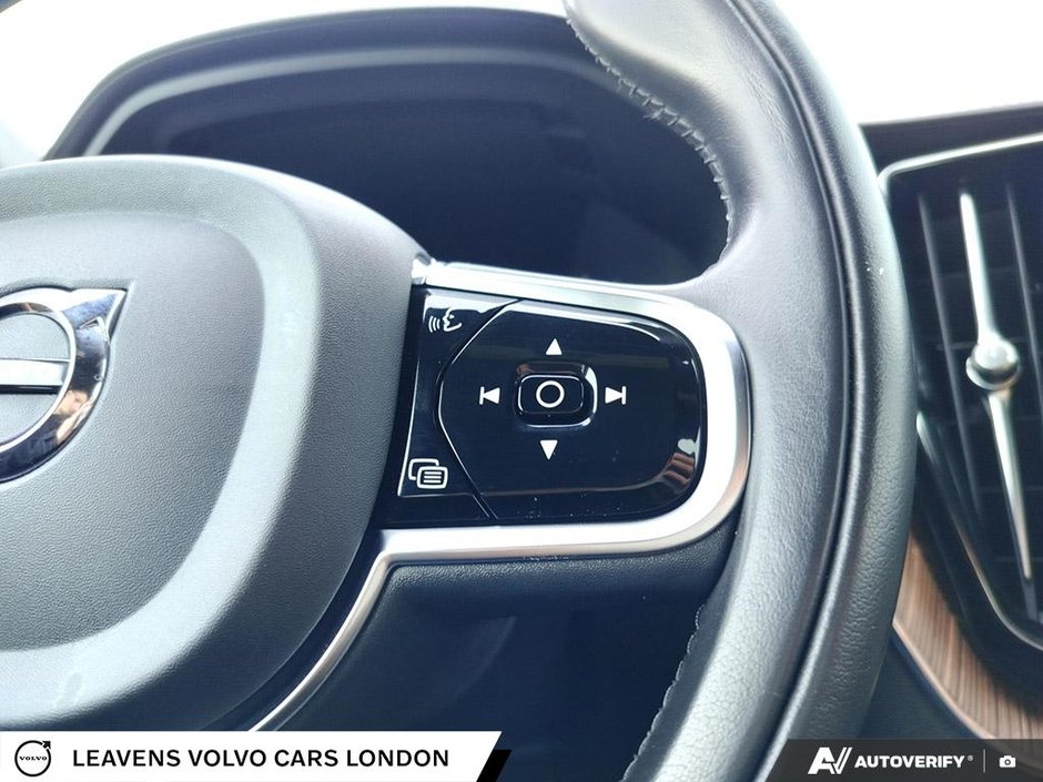 2022 Volvo XC60 INSCRIPTION-17