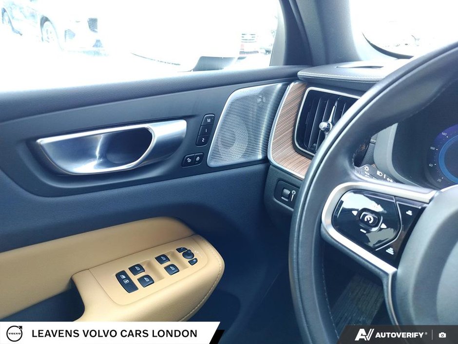 2022 Volvo XC60 INSCRIPTION-16