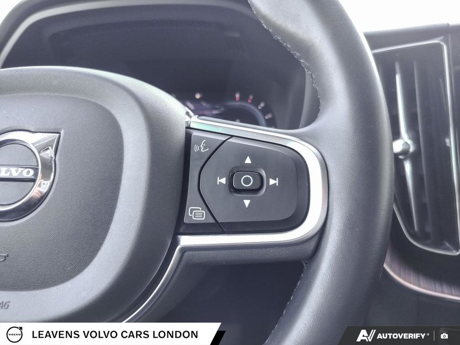 2022 Volvo XC60 MOMENTUM-15