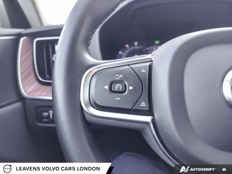 2022 Volvo XC60 MOMENTUM-29