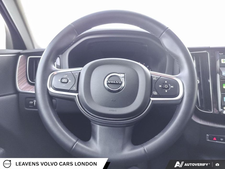 2022 Volvo XC60 MOMENTUM-13