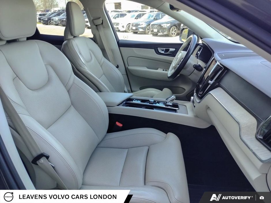 2022 Volvo XC60 INSCRIPTION-21