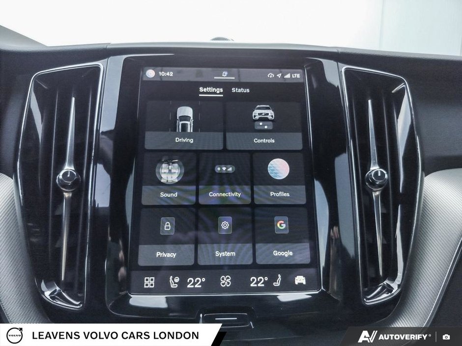 2022 Volvo XC60 R-DESIGN-27