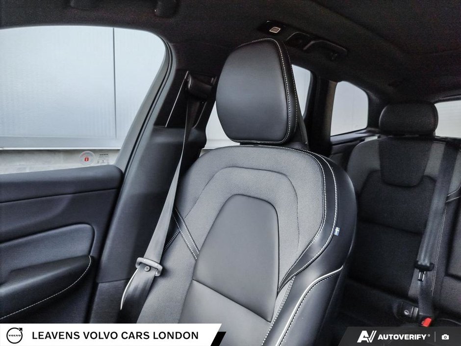 2022 Volvo XC60 R-DESIGN-19