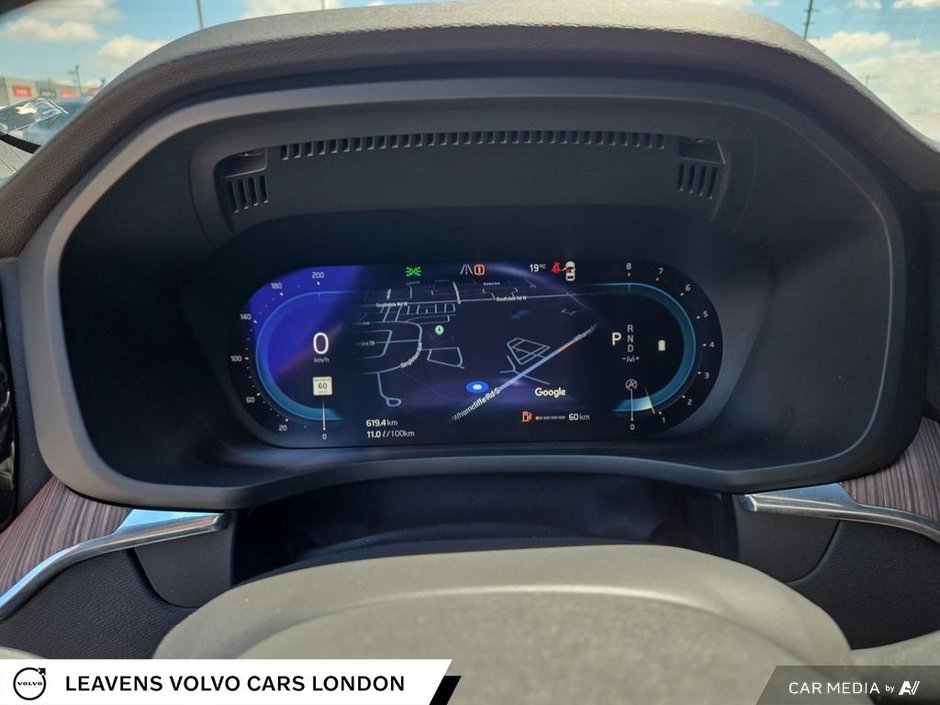 2023 Volvo XC60 PLUS DARK THEME-13