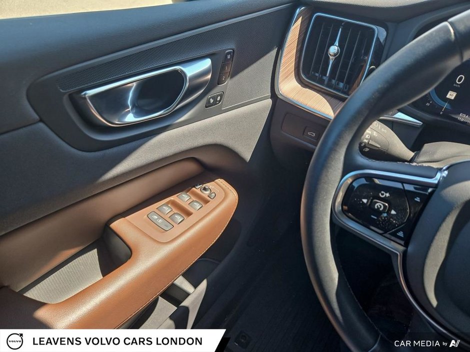 2023 Volvo XC60 PLUS DARK THEME-15