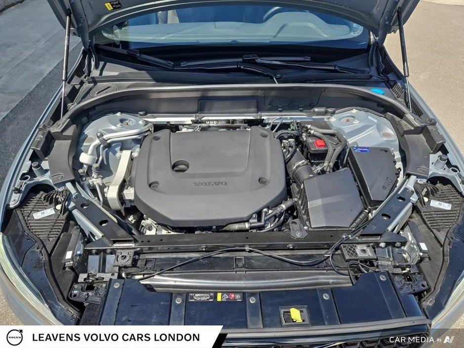 2023 Volvo XC60 PLUS DARK THEME-8