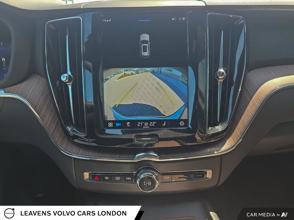 2023 Volvo XC60 PLUS DARK THEME-17