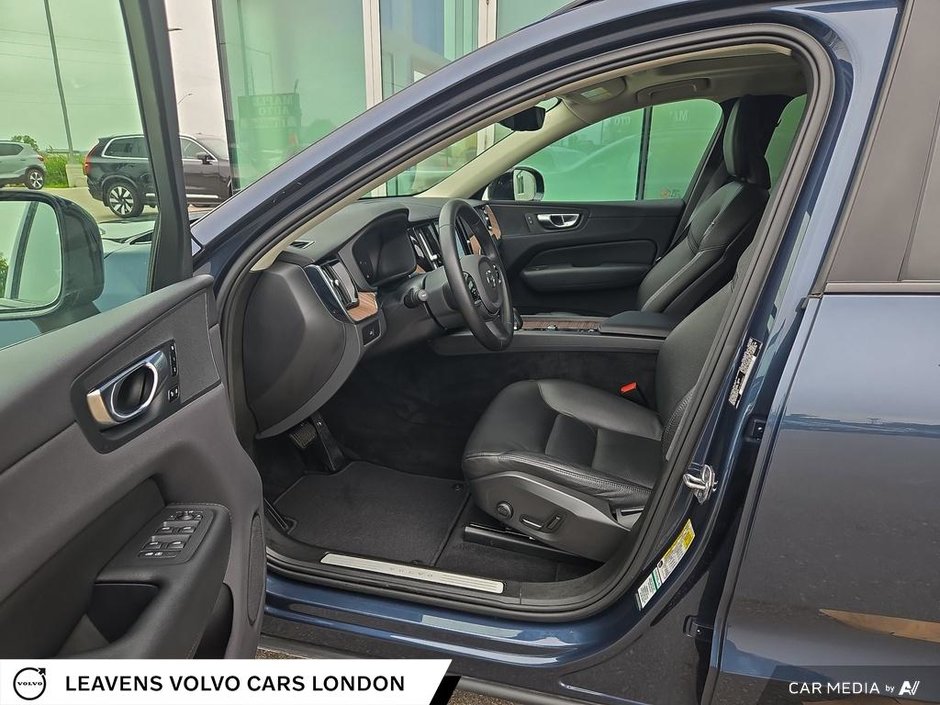 2023 Volvo XC60 PLUS DARK THEME-25