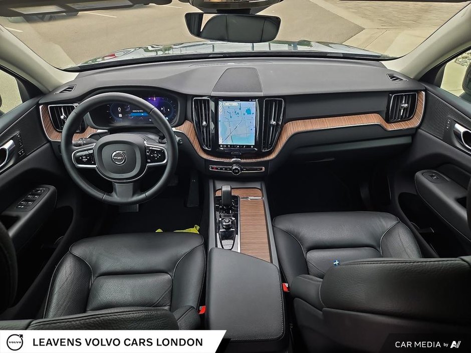 2023 Volvo XC60 PLUS DARK THEME-23
