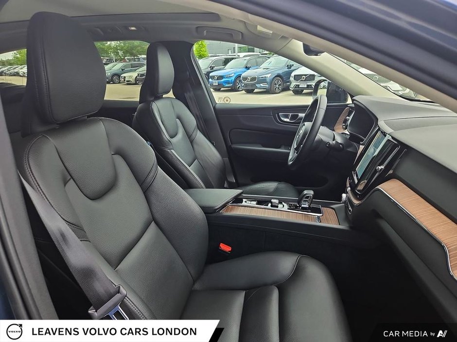 2023 Volvo XC60 PLUS DARK THEME-21