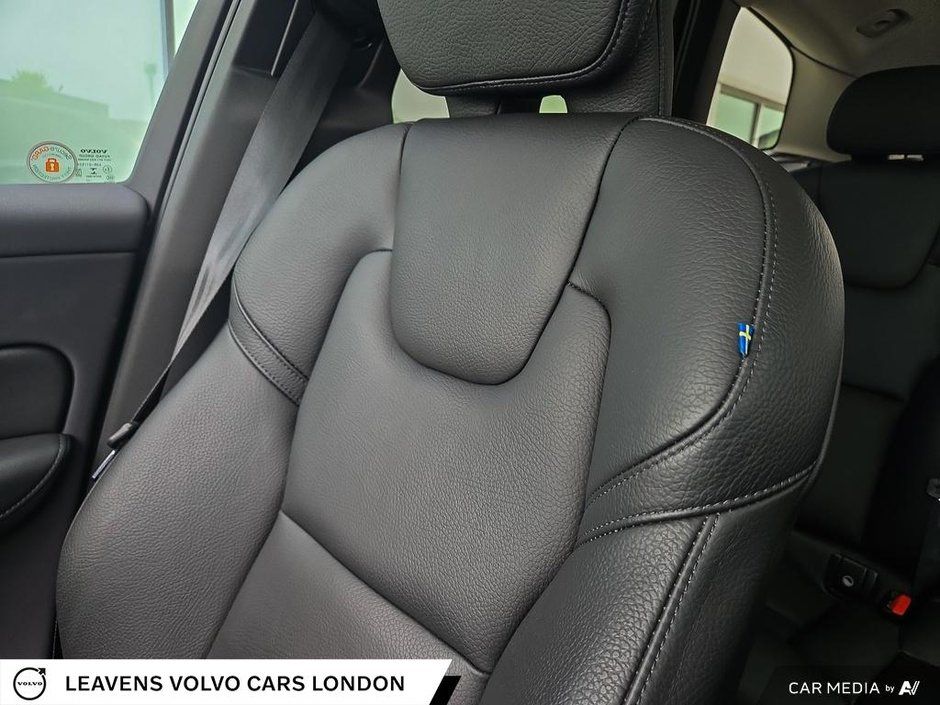 2023 Volvo XC60 PLUS DARK THEME-19
