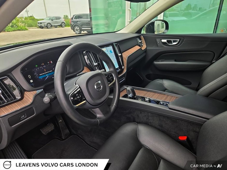 2023 Volvo XC60 PLUS DARK THEME-12