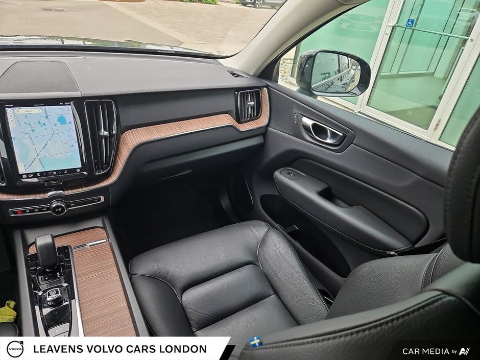 2023 Volvo XC60 PLUS DARK THEME-24