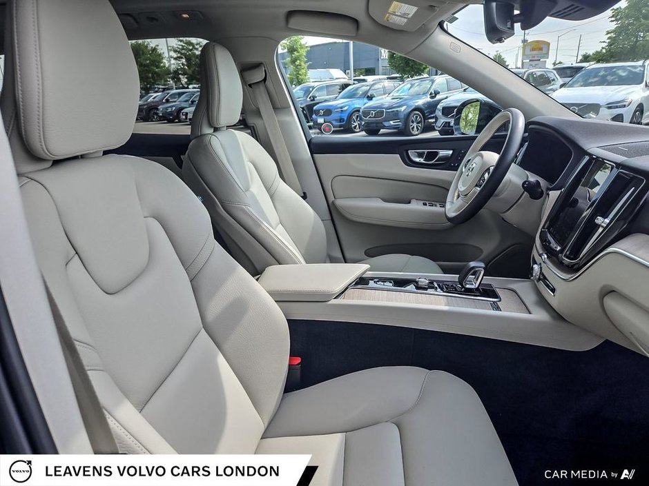 2023 Volvo XC60 PLUS BRIGHT THEME-21