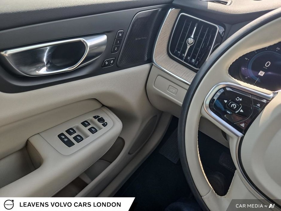 2023 Volvo XC60 PLUS BRIGHT THEME-16