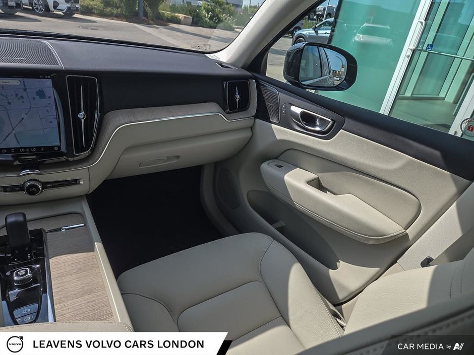 2023 Volvo XC60 PLUS BRIGHT THEME-24