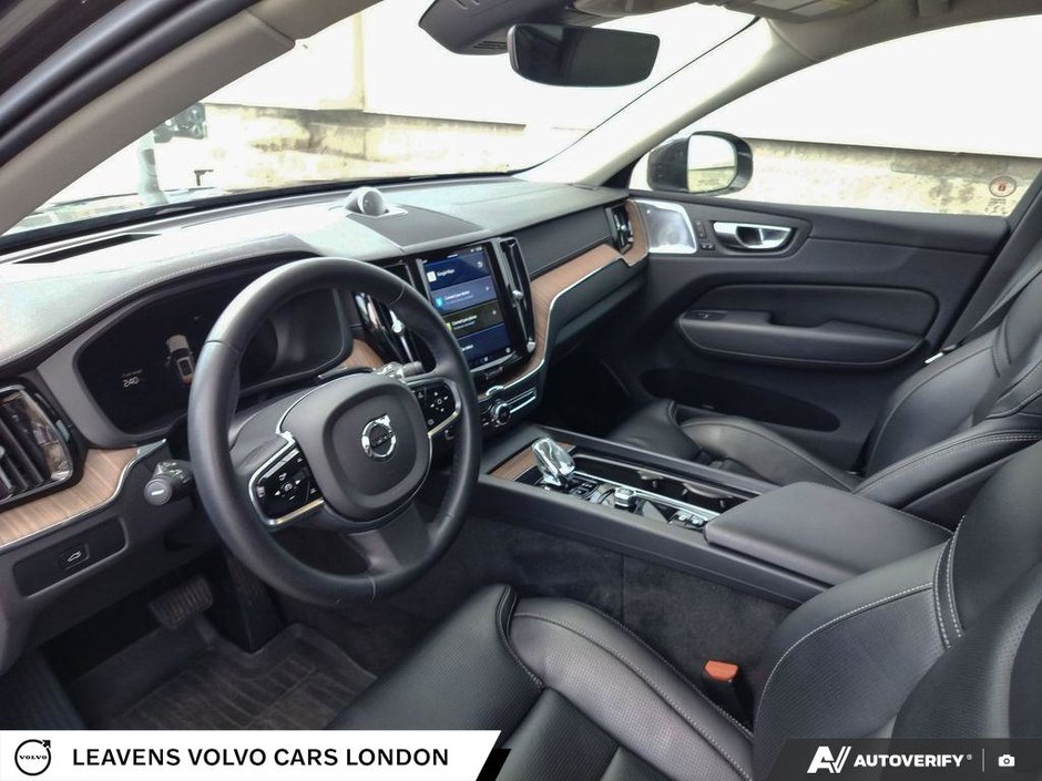 2023 Volvo XC60 ULTIMATE BRIGHT THEME-12