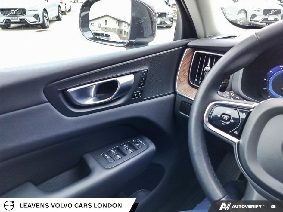 2023 Volvo XC60 PLUS BRIGHT THEME-16