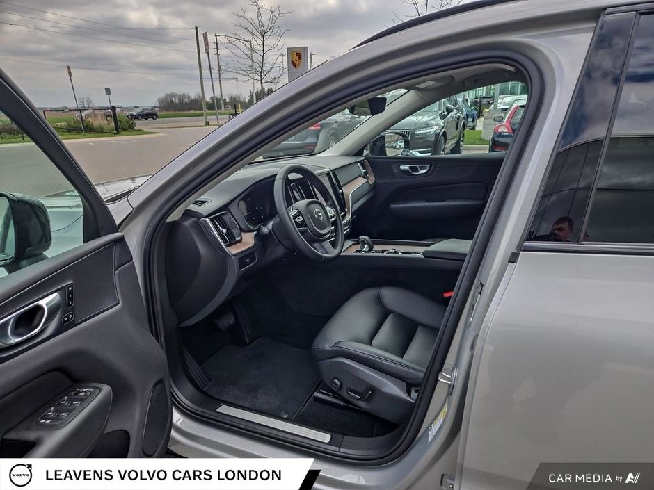 2024 Volvo XC60 PLUS DARK THEME-25
