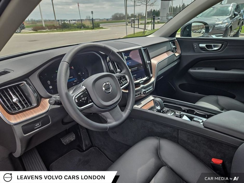 2024 Volvo XC60 PLUS DARK THEME-12