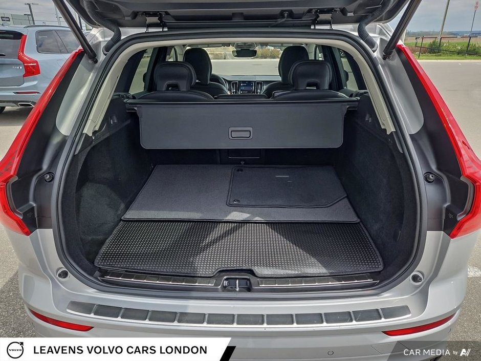 2024 Volvo XC60 PLUS DARK THEME-11