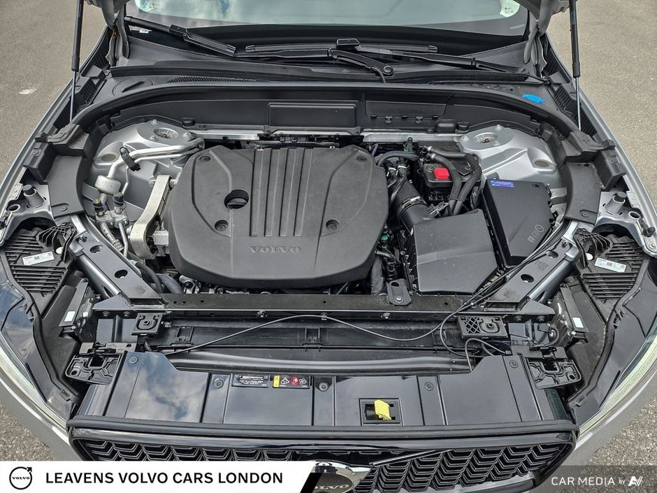 2024 Volvo XC60 PLUS DARK THEME-9
