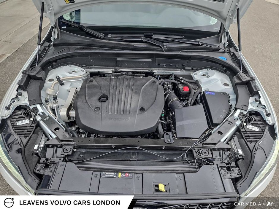 2024 Volvo XC60 CORE DARK THEME-9