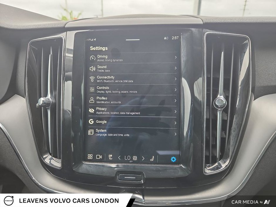 2024 Volvo XC60 CORE DARK THEME-27